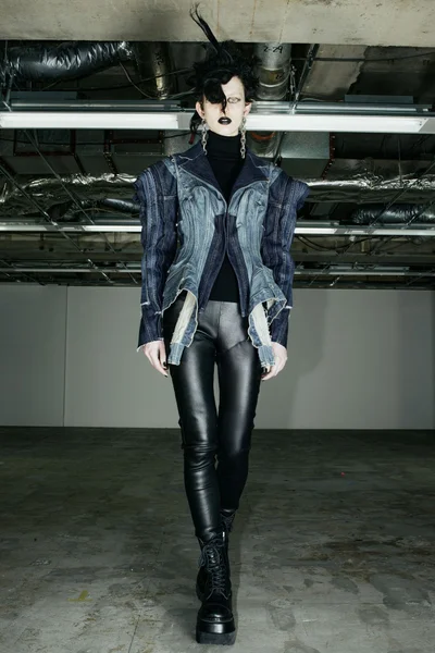 Look 15